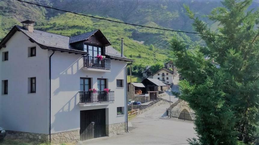 Apartaments Pont Romanic Espot Εξωτερικό φωτογραφία